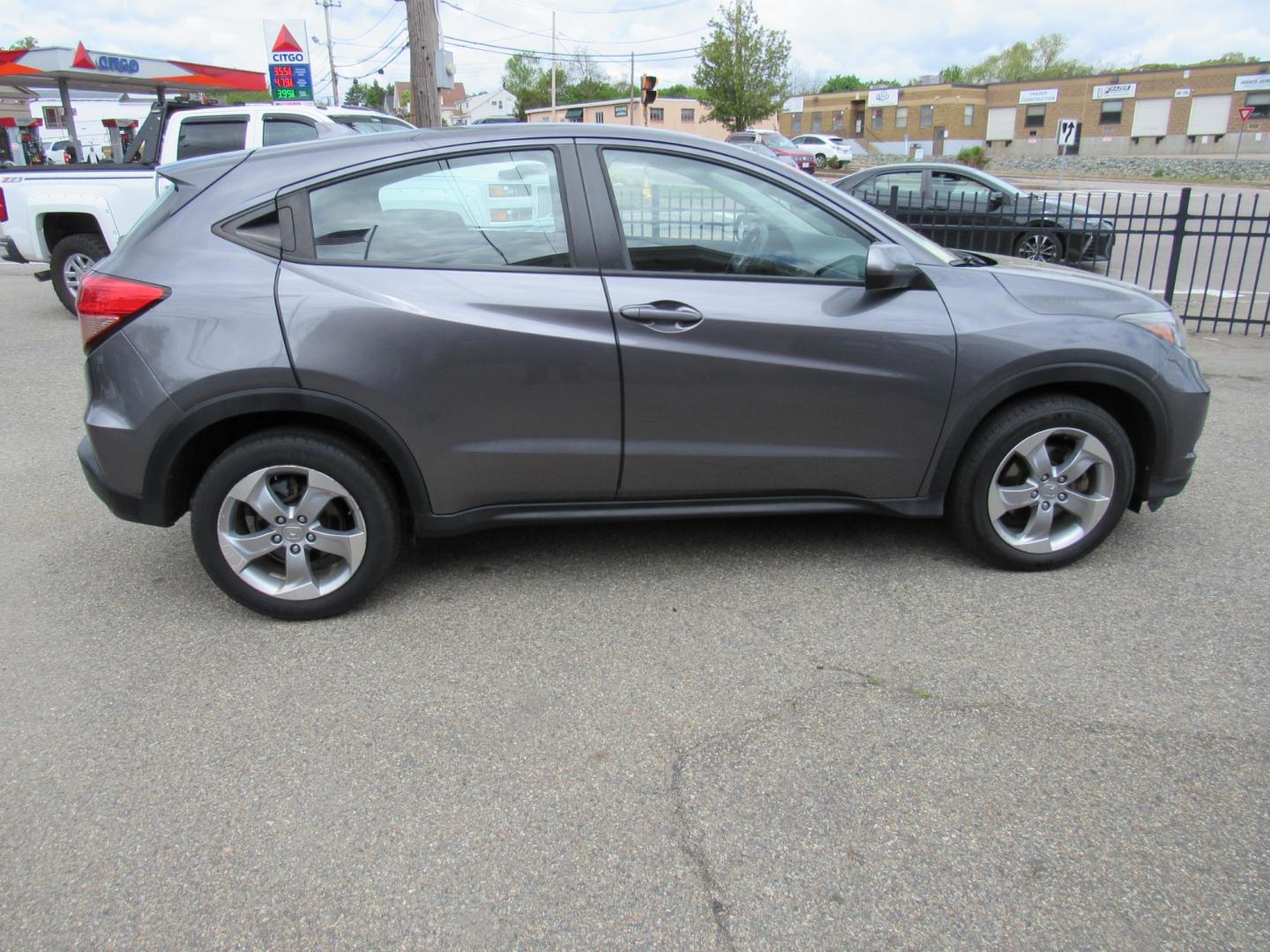 2017 Gray /Black Honda HR-V (3CZRU6H30HG) , Automatic transmission, located at 215 Milton St, Dedham, MA, 02026, (781) 329-5144, 42.241905, -71.157295 - This nice compact SUV is in excellent condition.. Runs like new. All ASPI Motor Cars vehicles are fully serviced before they are delivered to assure the highest quality used vehicles. Comes with a 3/3 warranty included in the price. Call for details. Prices on all vehicles do not include $299.9 - Photo#7